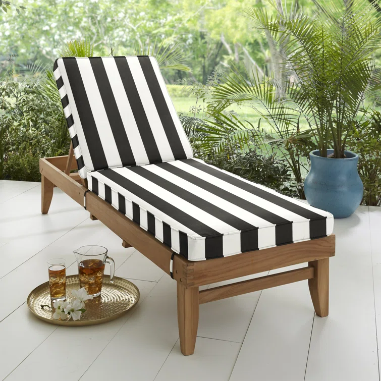sunbrella-chaise-lounge